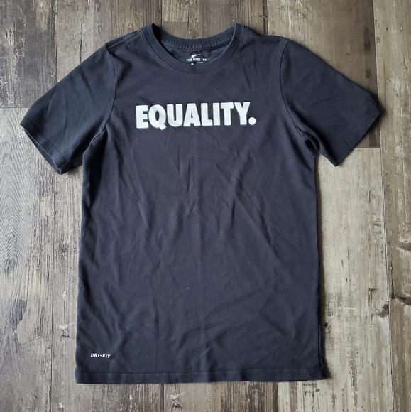 Nike Other - Nike shirt m